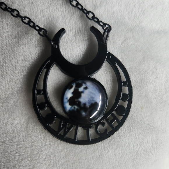 Jewelry - Witch moon necklace